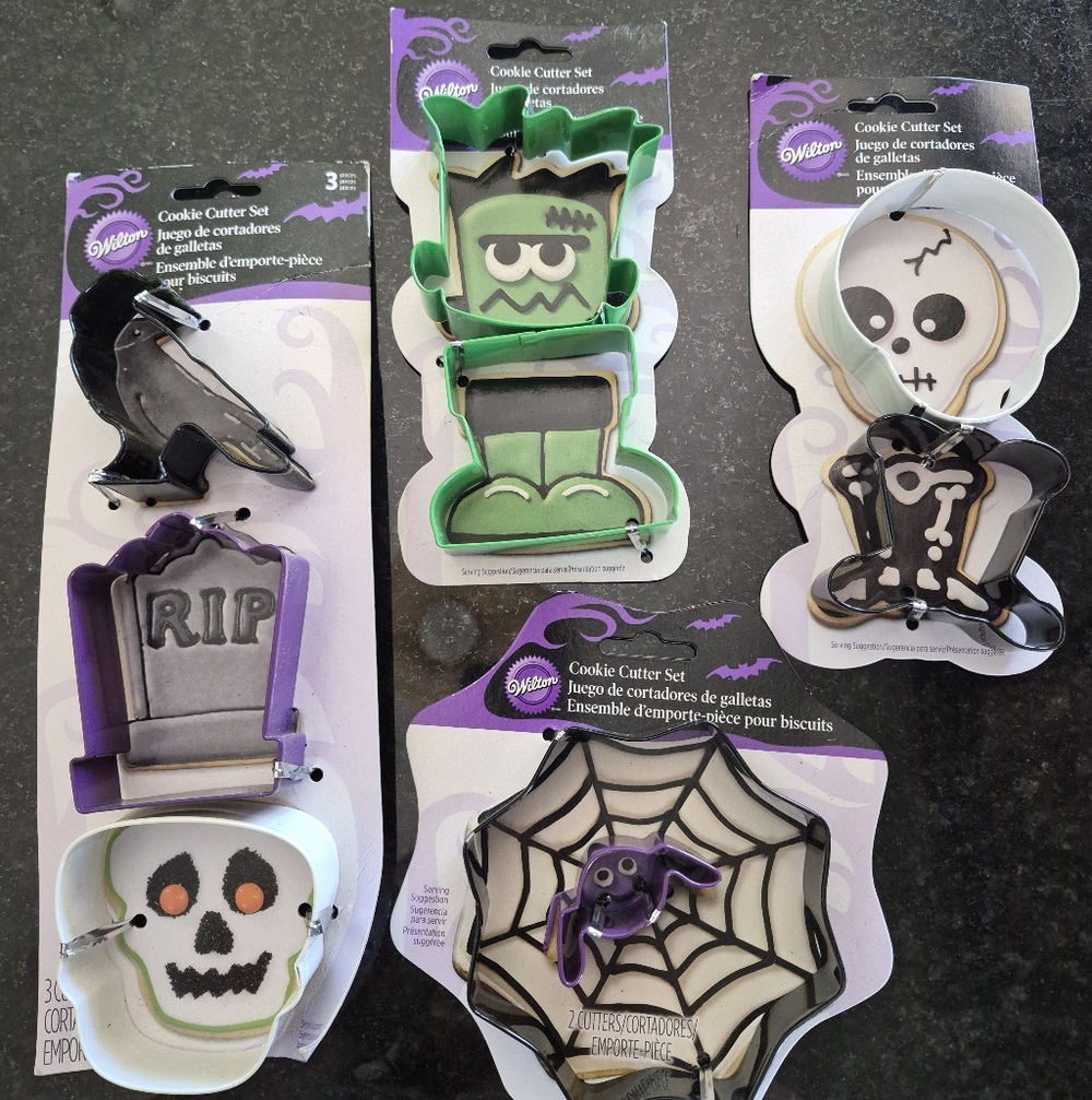 Wilton Halloween Cookie Cutter Set - Green, Black, White